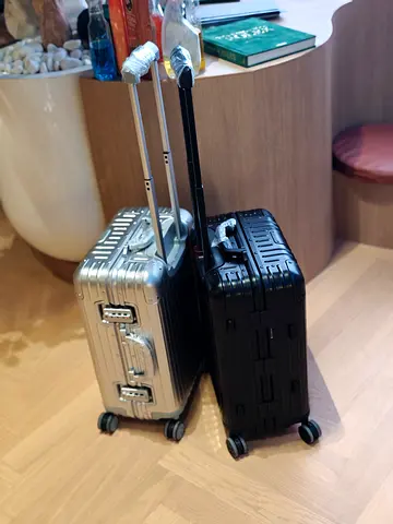Suitcase aluminum