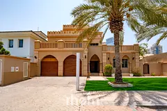 Vacant | Exclusive Villa | Beachfront Living