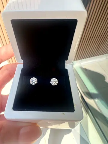 earrings with diamonds 1 carat each