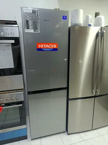 Hitachi brand bottom fridge freezer like new condition perfect working