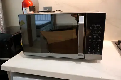Countertop microwave oven