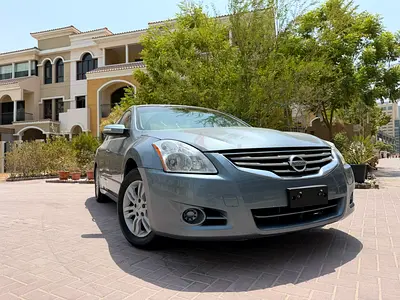 Super clean Nissan Altima full options sunroof