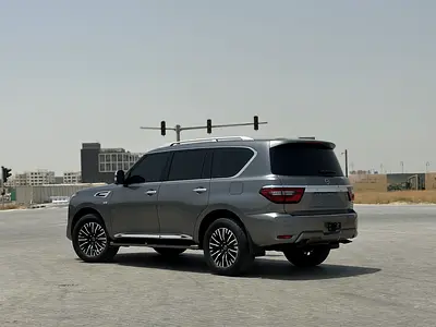 Nissan Patrol Platinum 2023 | V8 400hp | GCC | VIP Custom Interior | Starlight Ceiling