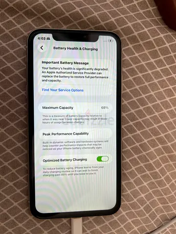 iPhone (Apple) in working condition - Face ID needs attention