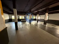 Prime Location Nearby Metro Showroom For Any Business