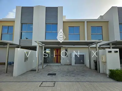 Luxury Townhouse | Brand New | Modern Finishes