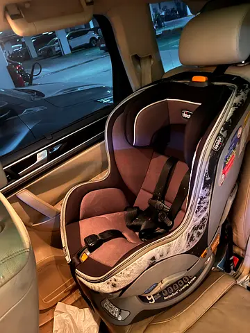 ISOFIX Chicco KeyFit Infant Car Seat - Good Condition, Ready to Use. Very easy to clean