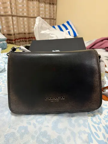 Coach Colby Messnger Bag 32 in Loved Leather