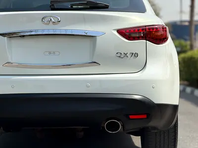 2015 Infiniti QX70 照片 8