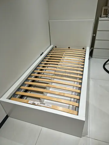 Ikea malam single bed (90*200)with 2 storage drawers underneath and an IKEA mattress ✨