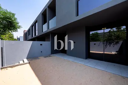 4Bed Townhouse | Landscaped | Ready to Move