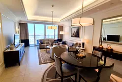 High Floor Corner | Skyline Views