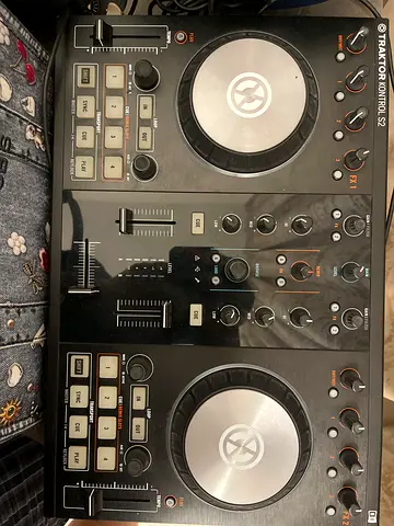 Native Instruments Traktor Kontrol S2 MK2 DJ Controller - Good Working Condition