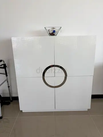 Cabinet with shelves