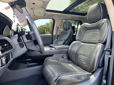 صورة 8 لـ 2019 Lincoln NAVIGATOR