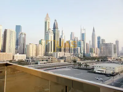 شقة مشرقة بغرفتي نوم | مبنى إنفينيتي | إطلالة على وسط المدينة