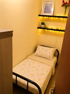 Closed partition for single Lady. DXB & SHJ boarder
