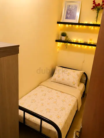Closed partition for single Lady. DXB & SHJ boarder