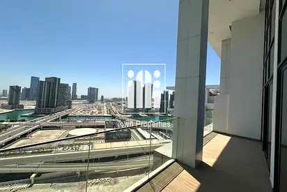 اطلاله للقناة | سعر ممتاز | شقه مفروشه 3 غرف | بلكونه كبيره | 2 باركن |