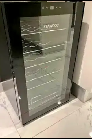 Kenwood Single-Zone Wine Cooler / Beverage Fridge - Glass Door