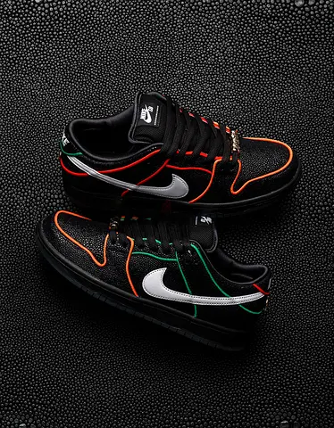 Nike SB 'Bronx Girls' Dunk Low Pro QS Skate Shoes - Black/White-Challe - Rout