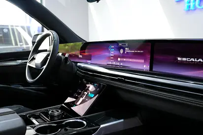 2025 Cadillac ESCALADE — миниатюра 17