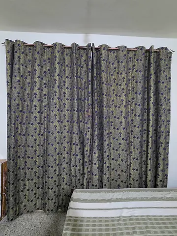 Curtains 4 nos
