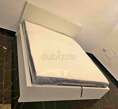 IKEA hydrolic bed with mattress King size bed