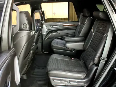 صورة 12 لـ 2022 Cadillac ESCALADE