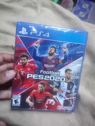PS4 Controller and game