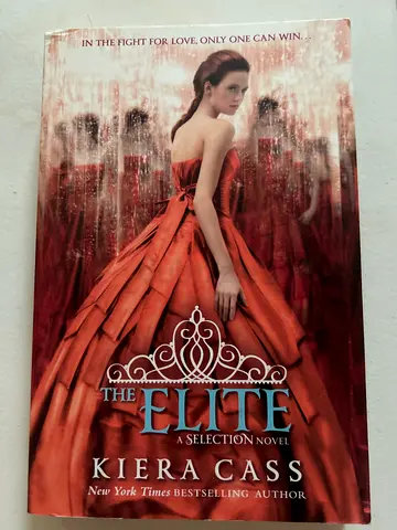 The Elite a selection novel by Kiera Cass (paperback)