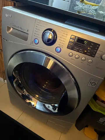 LG Front Load Washing Machine - 7kg, Silver, Good Working Condition