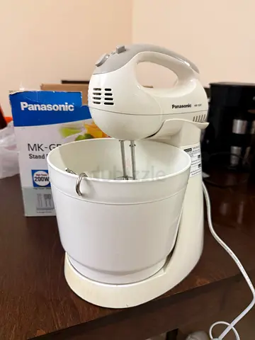 Panasonic electric hand mixer with mixing bowl -slightly used in excellent condition