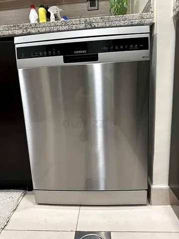 Siemens freestanding stainless steel dishwasher – good working condition