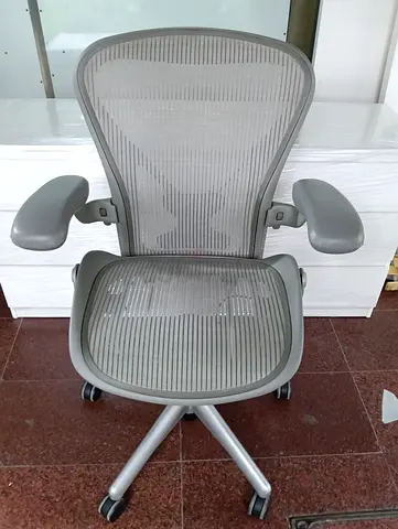 Herman Miller Aeron office chair.gray colour