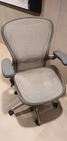 Herman Miller Areon Classic Chairs For Selling