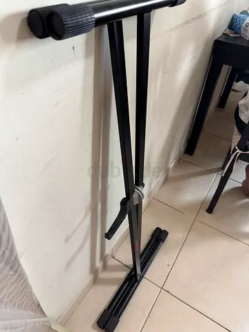 Adjustable double-braced keyboard stand (portable) - good condition