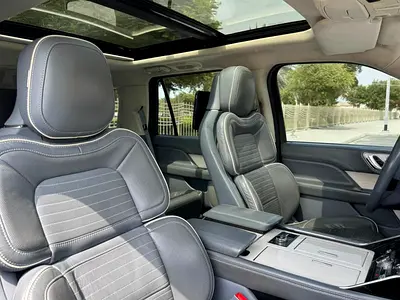 صورة 11 لـ 2019 Lincoln NAVIGATOR