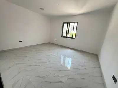 أول ساكن _ استديو مطبخ منفصل _ بناية جديدة تشطيبات حديثه وعصريه _ موقع حيوي بكورنيش عجمان _ بسعر مميز جدا