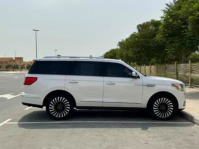 صورة 6 لـ 2019 Lincoln NAVIGATOR