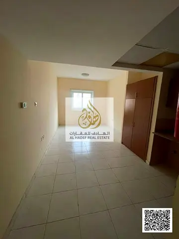 ✨ موقع استراتيجي ومساحة كبيرة | استوديو واسع مع خزائن بالحائط بالراشدية 3 خلف جراند مول
