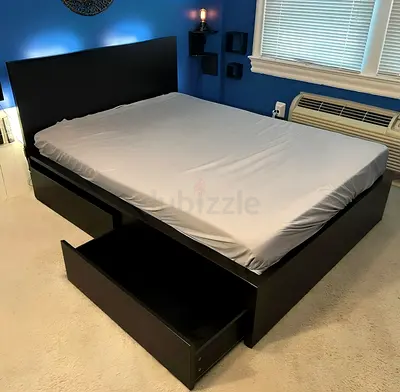 Ikea malm queen bed with ikea mattress like new 160*200