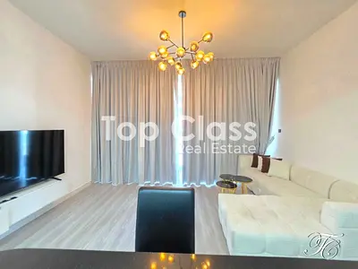 Fully Furnished| Upgraded | Mid Floor | Vacant