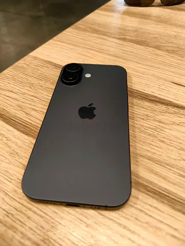iPhone 17 (almost new Less than a week used) with Lifetime BARE full-body protection