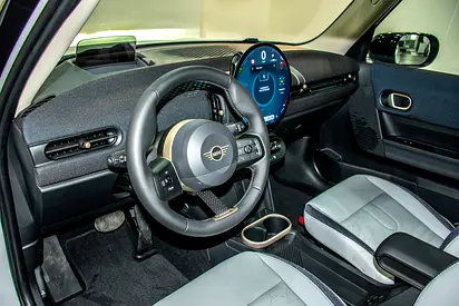 2026 MINI COOPER photo 9