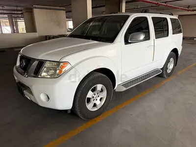 Nissan Pathfinder SE 2011 GCC Specs