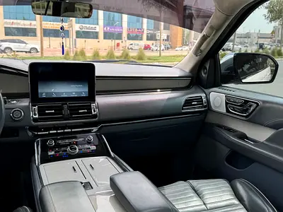 2019 Lincoln NAVIGATOR — миниатюра 18