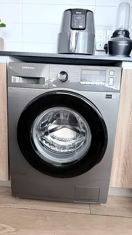 Samsung front-load washing machine - good condition