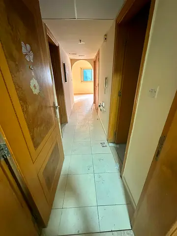 Beautiful one-bedroom apartment with two bathrooms in a clean, modern building.