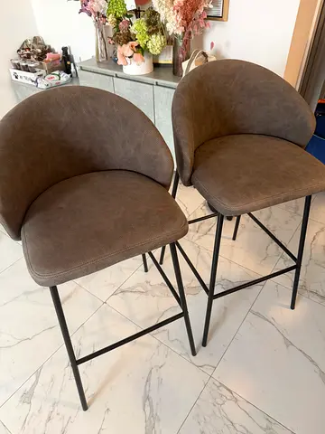 Bar chairs brand new